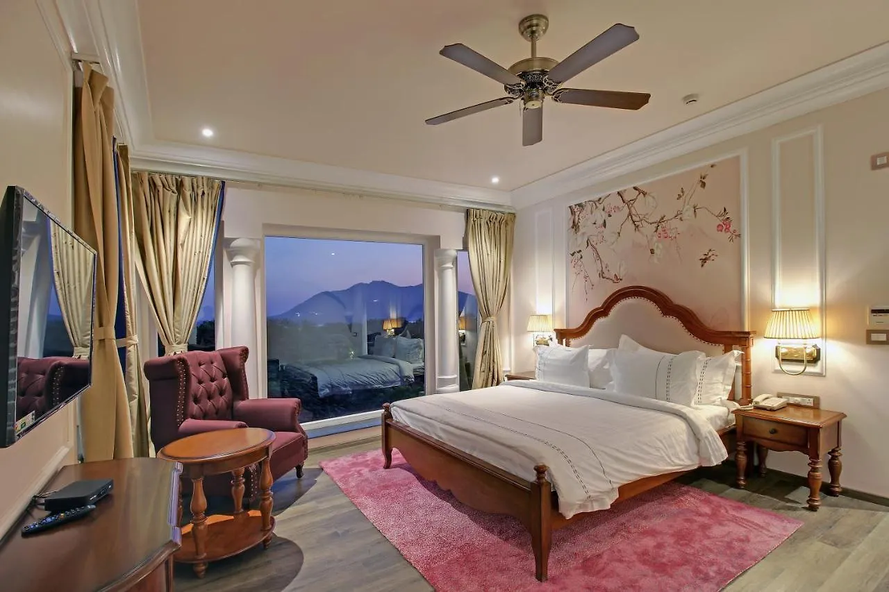 **** Отель Jhadol Vijay Vilas Near Lake Pichola Удайпур Индия