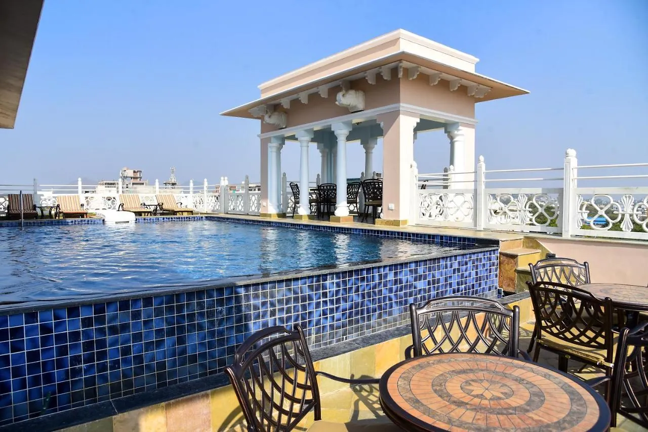 **** Отель Jhadol Vijay Vilas Near Lake Pichola Удайпур Индия