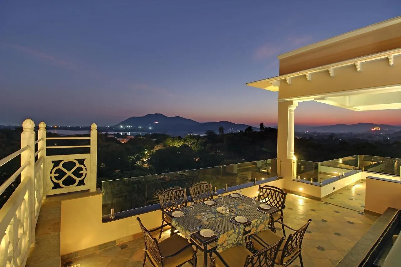 Отель Jhadol Vijay Vilas Near Lake Pichola Удайпур
