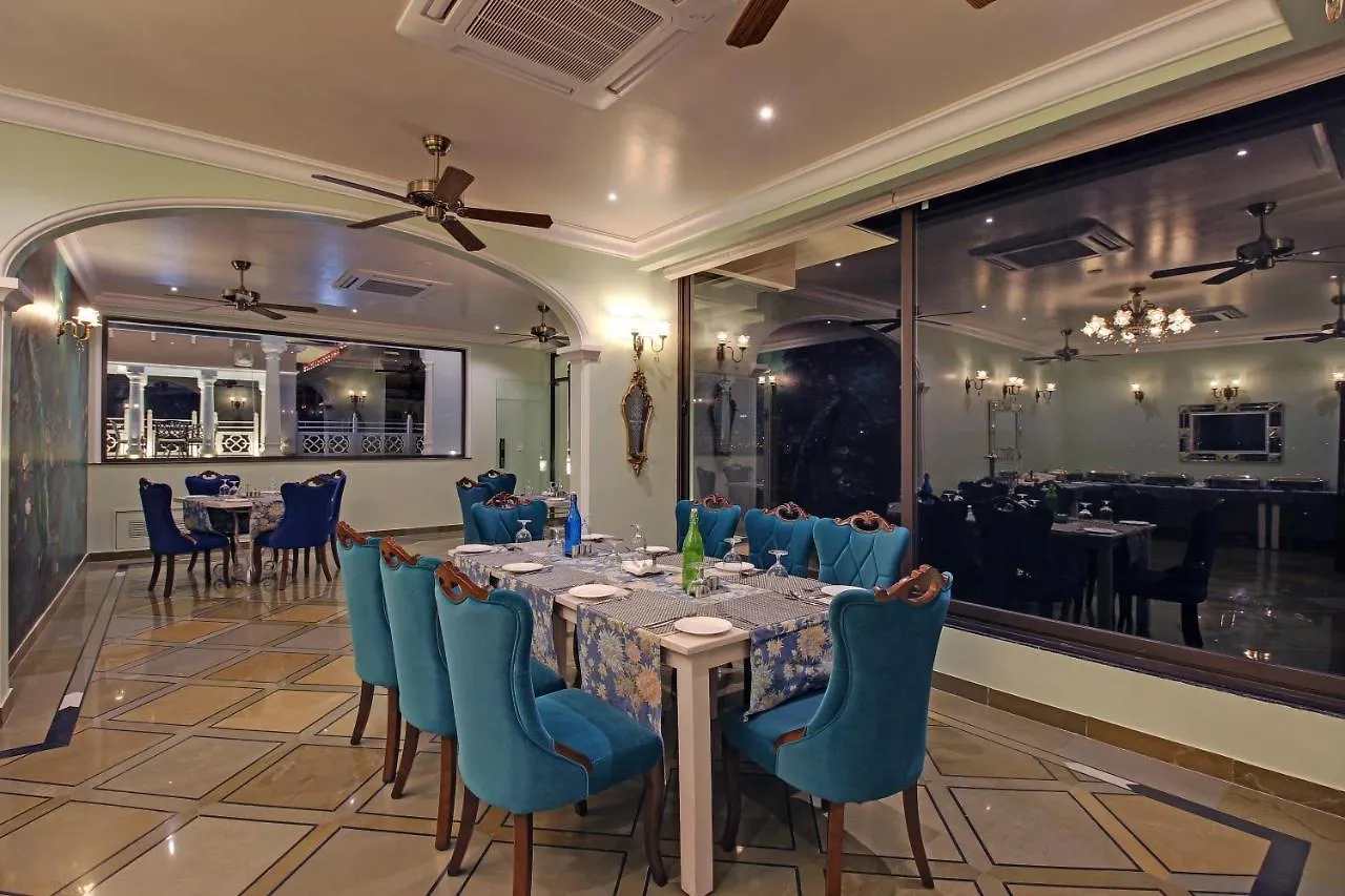 Jhadol Vijay Vilas Near Lake Pichola Удайпур Отель